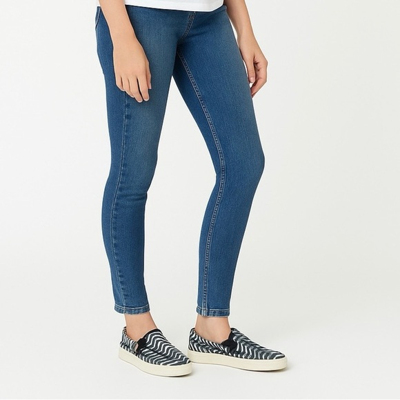 2324- Olukai Blue and White Slip-On Shoes Size 8 NWT - Picture 1 of 14